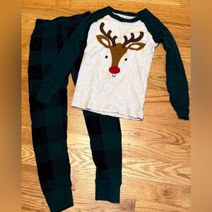 Children’s Place Christmas Reindeer Pajamas - Green and White, size 6
